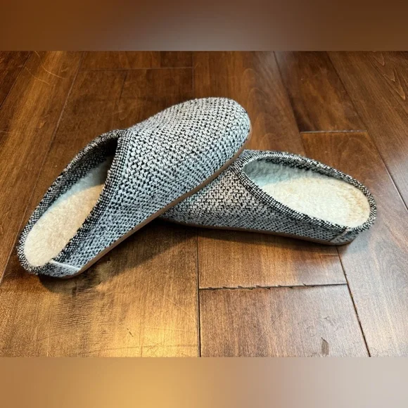 Rothy's Cozy Clog, Cookies & Cream Boucle - Picture 3 of 5
